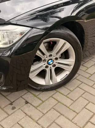 BMW-320i-2015