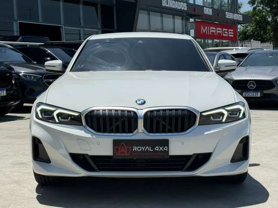 BMW-320i-2022