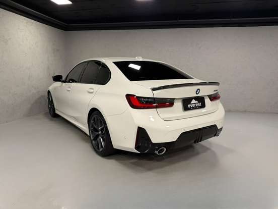 BMW-320i-2024