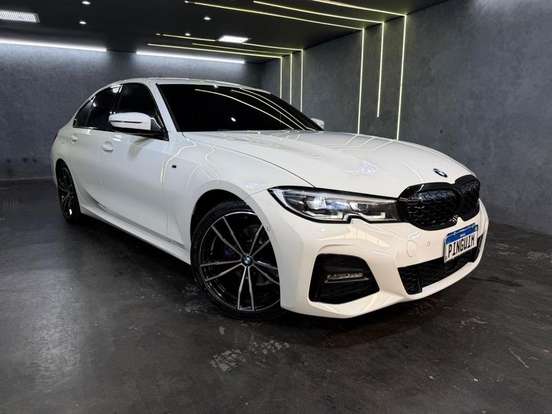 BMW-320i-2021