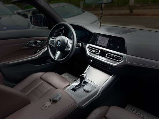 BMW-320i-2.0 16V TURBO FLEX M SPORT AUTOMÁTICO BMW-320i-2022
