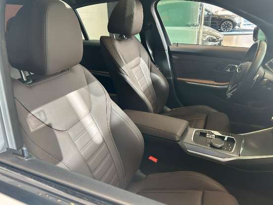 BMW-320i-2025