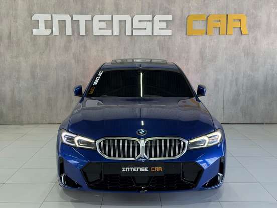 BMW-320i-2022