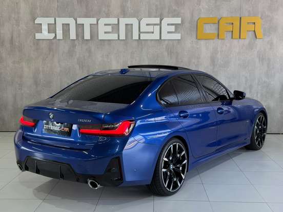 BMW-320i-2022