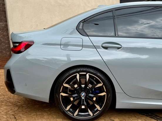 BMW-320i-2.0 16V TURBO FLEX M SPORT AUTOMÁTICO BMW-320i-2023