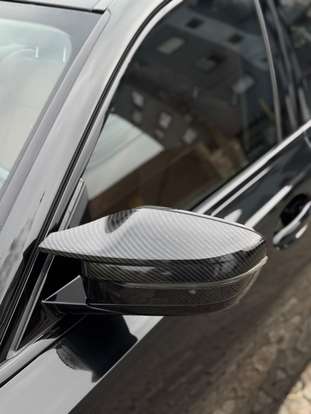 BMW-320i-2021