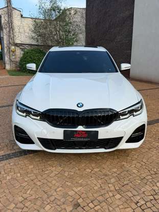BMW-320i-2022