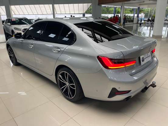 BMW-320i-2.0 16V TURBO GASOLINA SPORT AUTOMÁTICO BMW-320i-2019