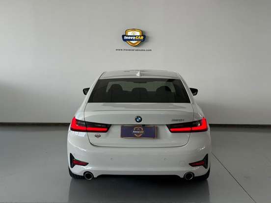 BMW-320i-2020