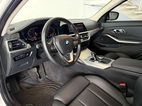 BMW-320i-2.0 16V TURBO GASOLINA SPORT GP AUTOMÁTICO BMW-320i-2020