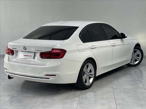 BMW-320i-2018