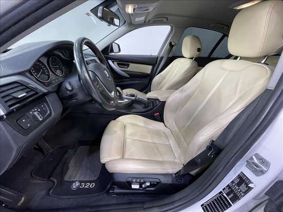 BMW-320i-2018