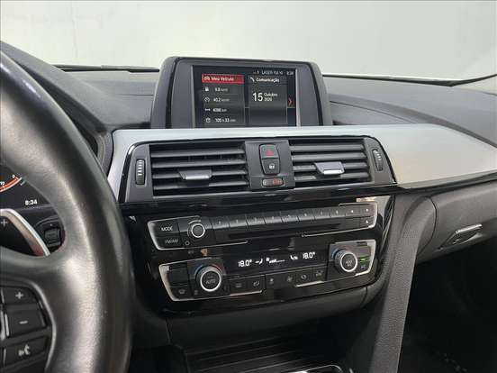 BMW-320i-2018