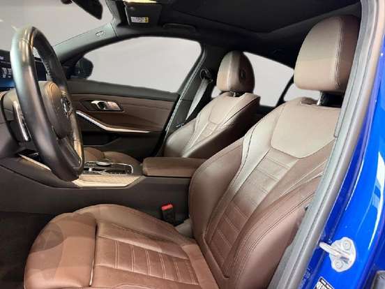 BMW-330e-2023