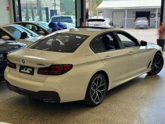 BMW-530e-2021