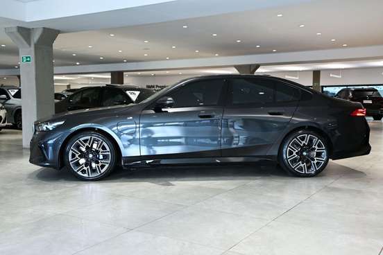 BMW-530e-2025