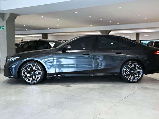 BMW-530e-2.0 TWINPOWER PHEV M SPORT AUTOMÁTICO BMW-530e-2025
