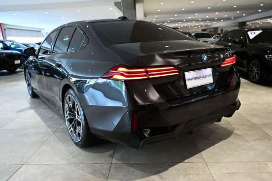 BMW-530e-2025