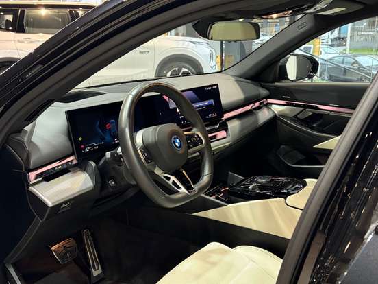 BMW-530e-2024