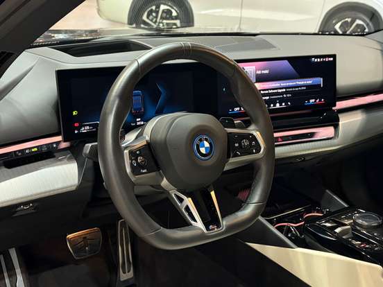 BMW-530e-2024