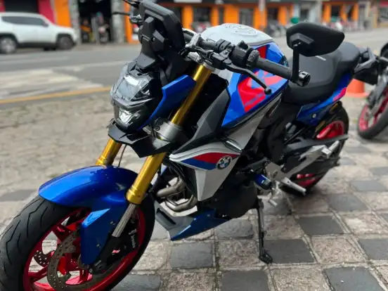 BMW-F 900 R SPORT PLUS BMW-F 900 R SPORT PLUS-2026