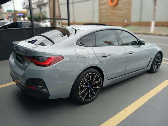 BMW-I4-2023