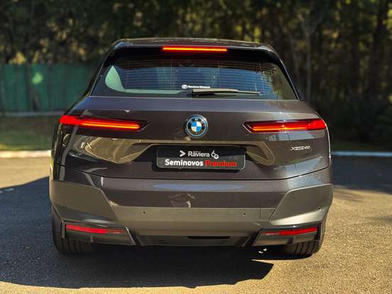 BMW-iX-2024