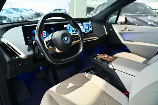 BMW-iX-2022