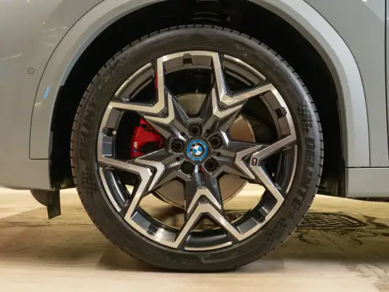BMW-iX2-2024