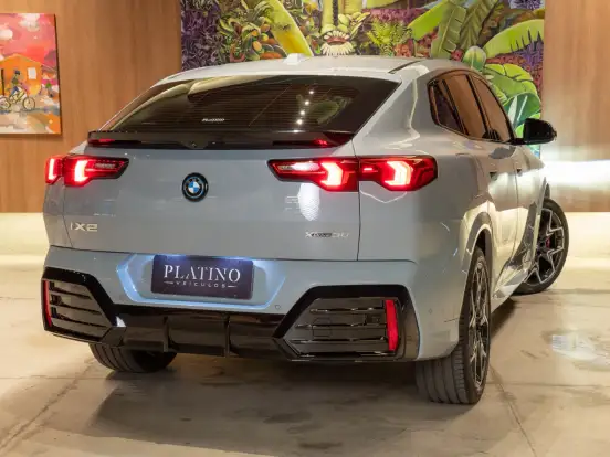 BMW-iX2-2024