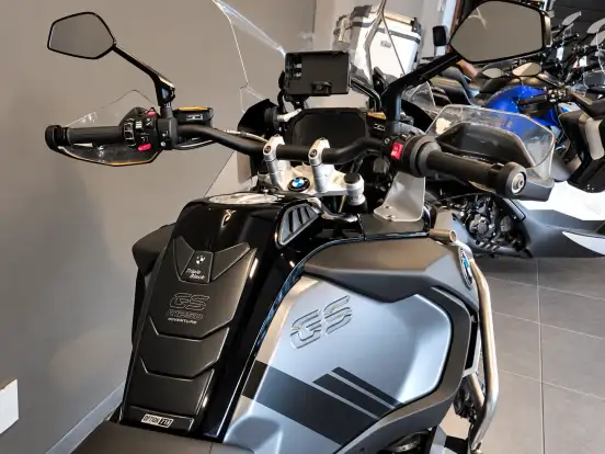 BMW-R 1250 GS ADVENTURE PREMIUM TRIPLE BLACK BMW-R 1250 GS ADVENTURE PREMIUM TRIPLE BLACK-2022