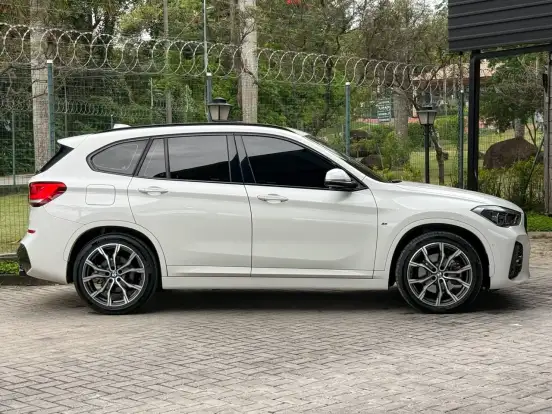 BMW-X1-2.0 16V TURBO ACTIVEFLEX SDRIVE20I M SPORT PLUS 4P AUTOMÁTICO BMW-X1-2022