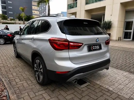 BMW-X1-2.0 16V TURBO GASOLINA SDRIVE20I GP 4P AUTOMÁTICO BMW-X1-2016
