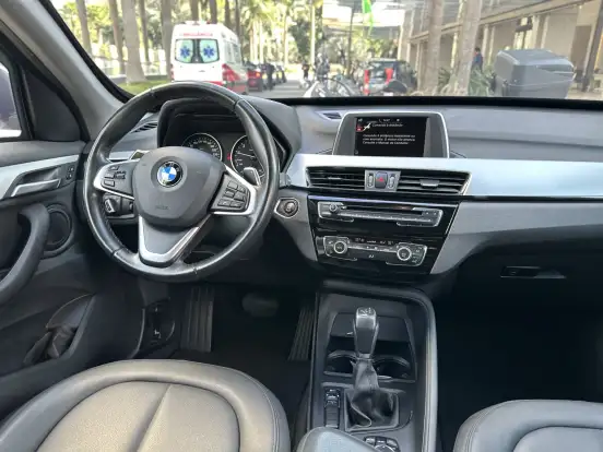 BMW-X1-2.0 16V TURBO GASOLINA SDRIVE20I GP 4P AUTOMÁTICO BMW-X1-2016