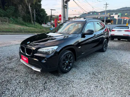 BMW-X1-2011