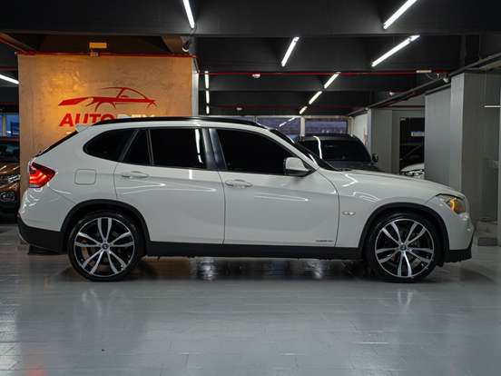BMW-X1-2.0 16V GASOLINA SDRIVE18I TOP 4P AUTOMÁTICO BMW-X1-2011