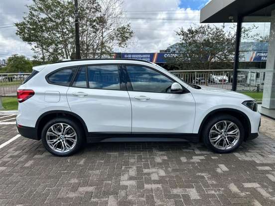 BMW-X1-2.0 16V TURBO ACTIVEFLEX SDRIVE20I OUTDOOR 4P AUTOMÁTICO BMW-X1-2021
