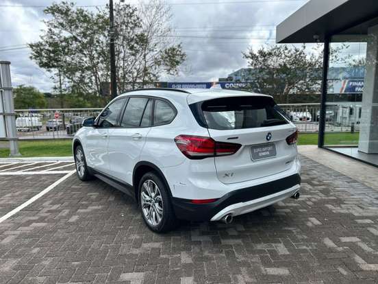 BMW-X1-2021