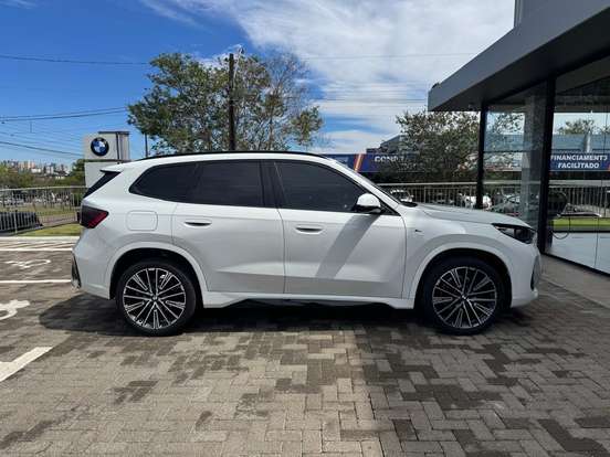BMW-X1-2025