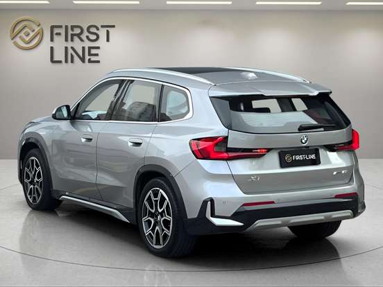 BMW-X1-2024