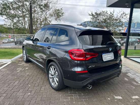 BMW-X3-2021