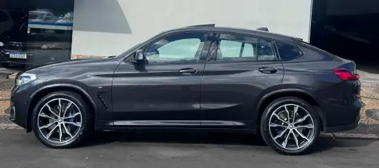 BMW-X4-2021