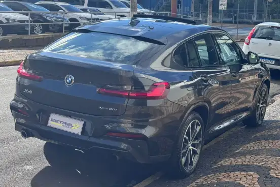 BMW-X4-2021