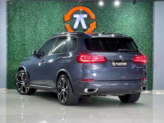 BMW-X5-2018