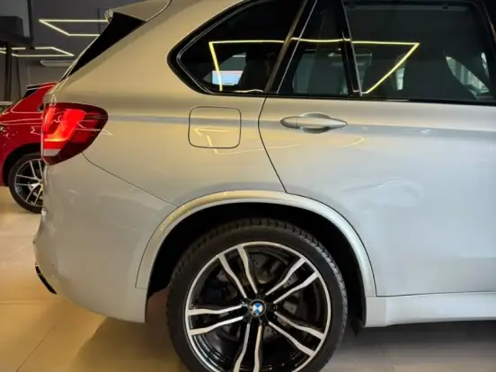 BMW-X5-4.4 V8 TURBO GASOLINA M AUTOMATICO BMW-X5-2017