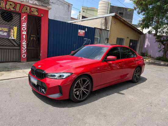 BMW-320i-2023