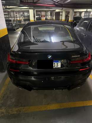 BMW-320i-2021