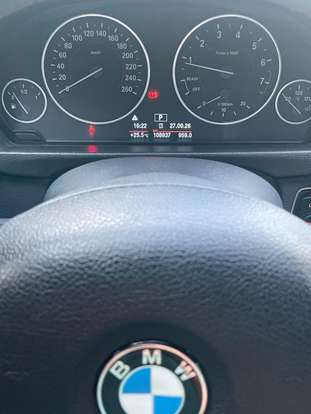BMW-320i-2015