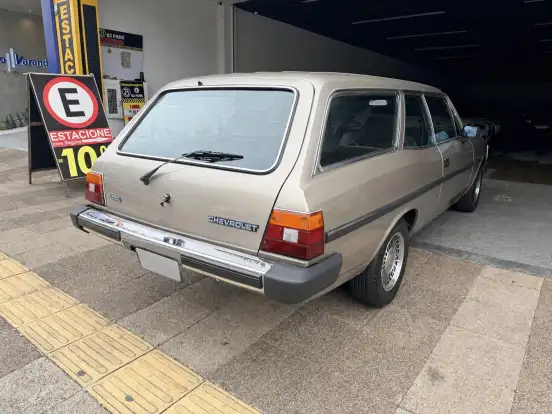 CHEVROLET-CARAVAN-1985