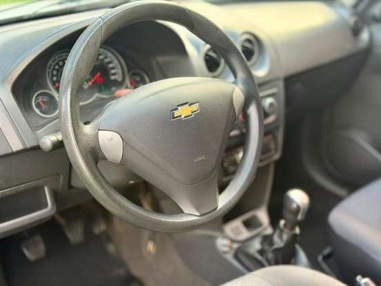 CHEVROLET-CELTA-2015